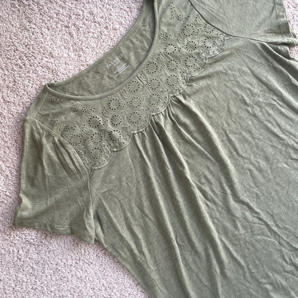 Talbots Moss Green Eyelet Lace Scoop Neck Short Sleeve Tee Top Size XL Petite - Picture 4 of 8
